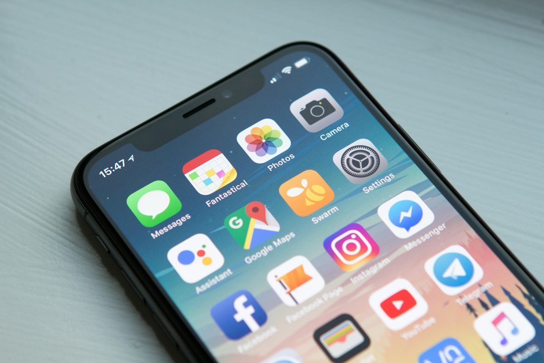 リマインダーと専用の習慣化アプリを比較——スマホのホーム画面